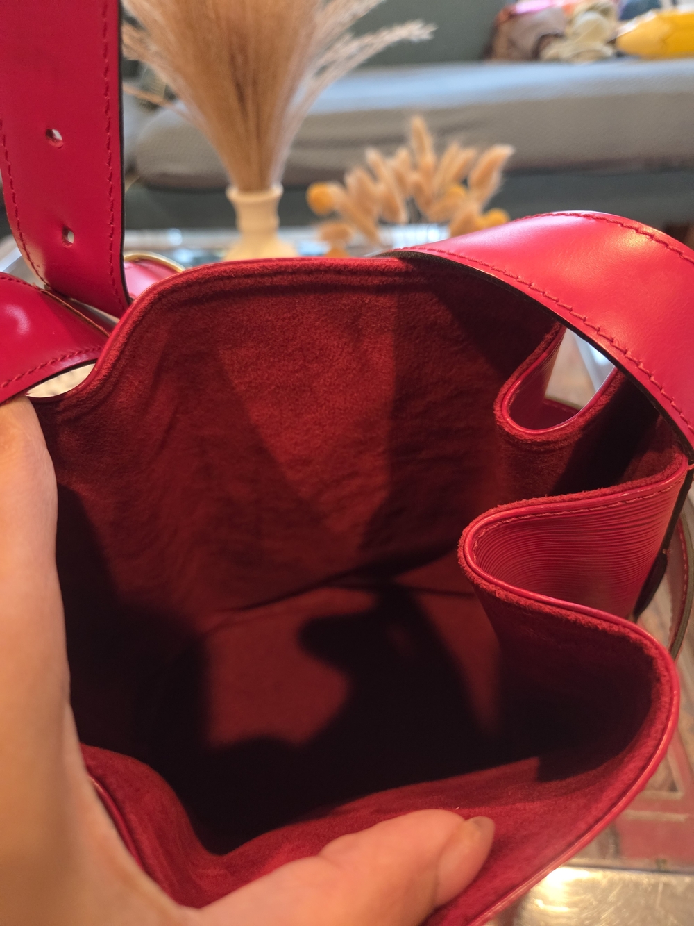 Authentic LV Structured Women's Shoulder Bag - Designer Style - Picture 6 of 7